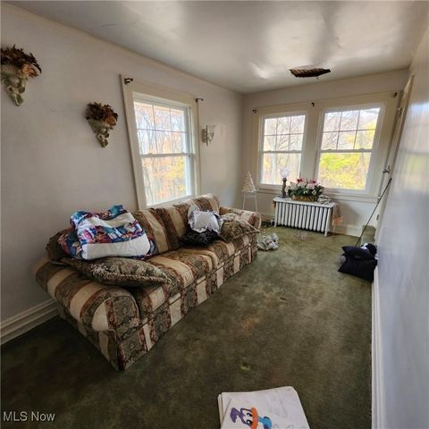 2000 Hanover Drive, East Cleveland, OH 44112