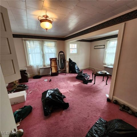 2000 Hanover Drive, East Cleveland, OH 44112