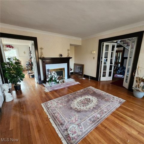 2000 Hanover Drive, East Cleveland, OH 44112