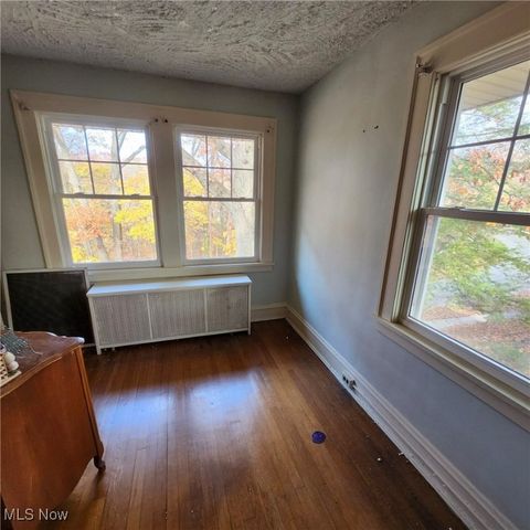 2000 Hanover Drive, East Cleveland, OH 44112