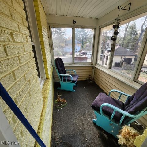 2000 Hanover Drive, East Cleveland, OH 44112