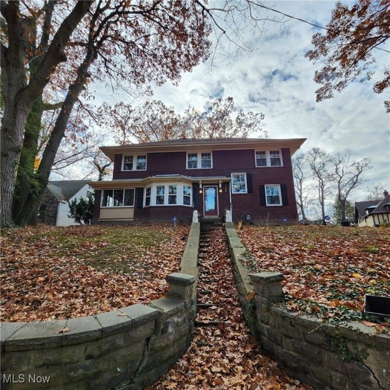 2000 Hanover Drive, East Cleveland, OH 44112