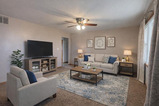 3569 W 1500 S, Kentland, IN 47951