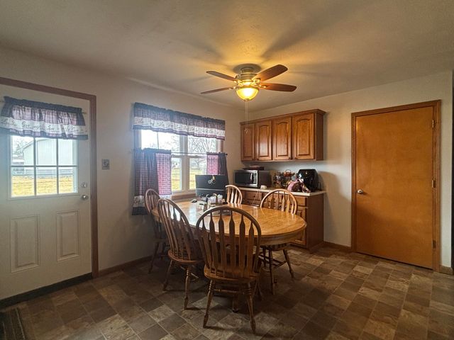 3569 W 1500 S, Kentland, IN 47951