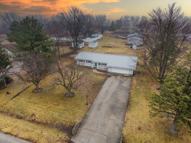 3569 W 1500 S, Kentland, IN 47951