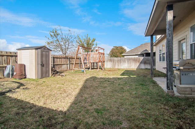 1009 Raleigh Path Road, Denton, TX 76208