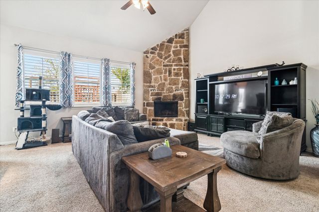 1009 Raleigh Path Road, Denton, TX 76208