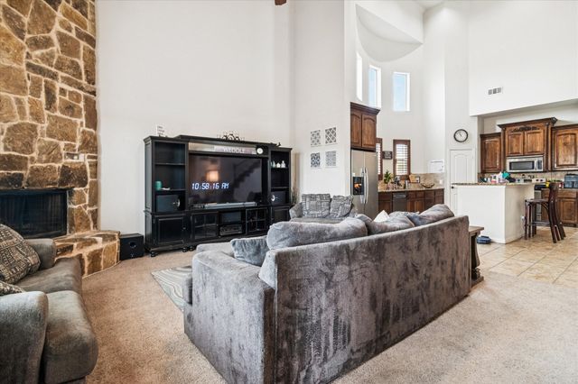 1009 Raleigh Path Road, Denton, TX 76208