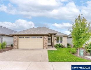 2089 SE Academy St, Dallas, OR 97338