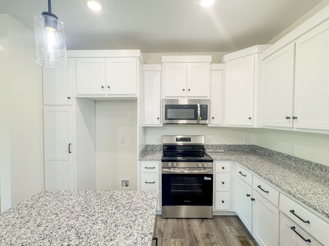 480 Bridle Path Ln, Hartsville, TN 37074