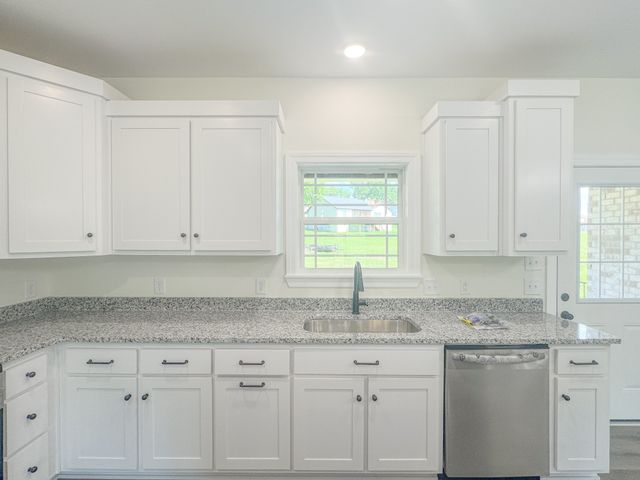480 Bridle Path Ln, Hartsville, TN 37074