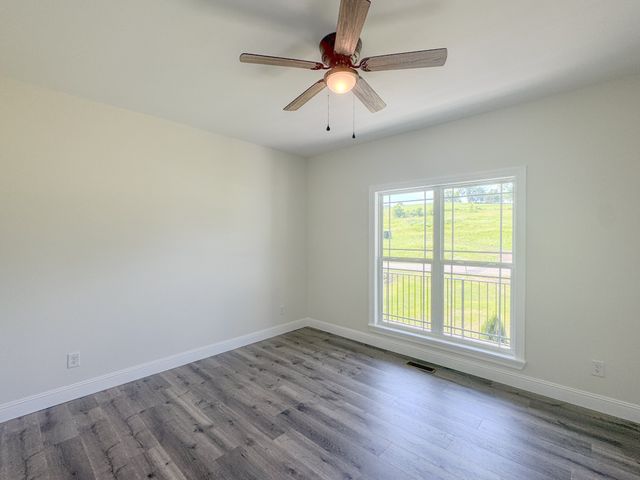 480 Bridle Path Ln, Hartsville, TN 37074