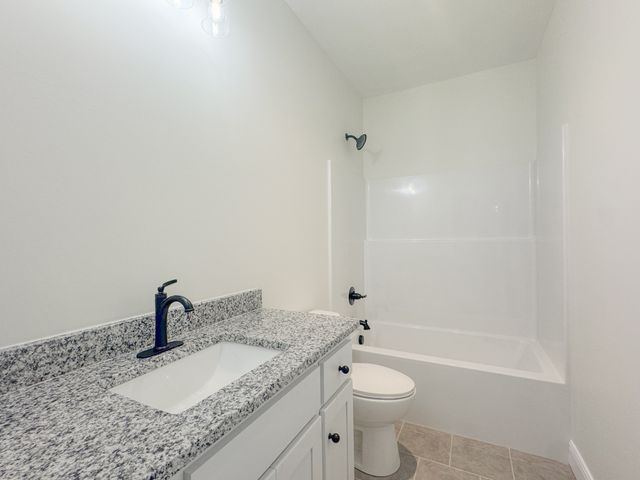 480 Bridle Path Ln, Hartsville, TN 37074