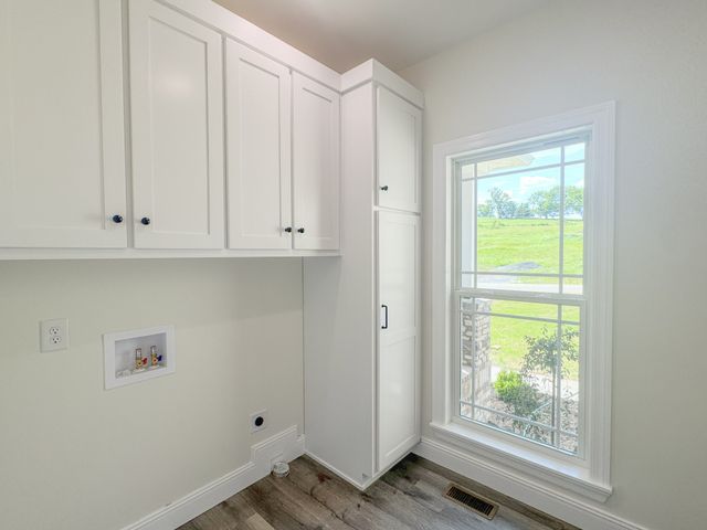 480 Bridle Path Ln, Hartsville, TN 37074