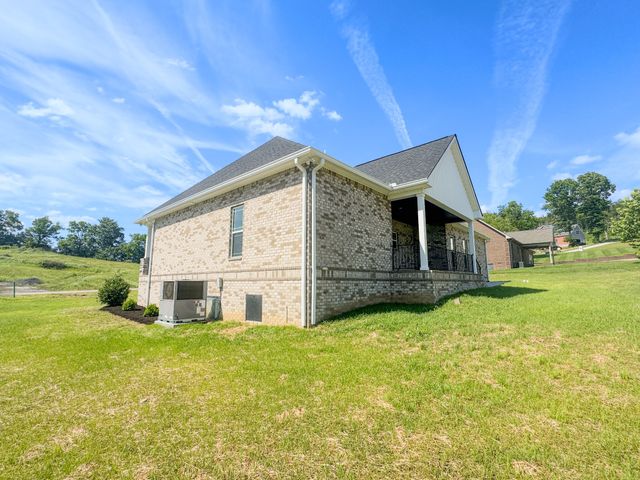 480 Bridle Path Ln, Hartsville, TN 37074