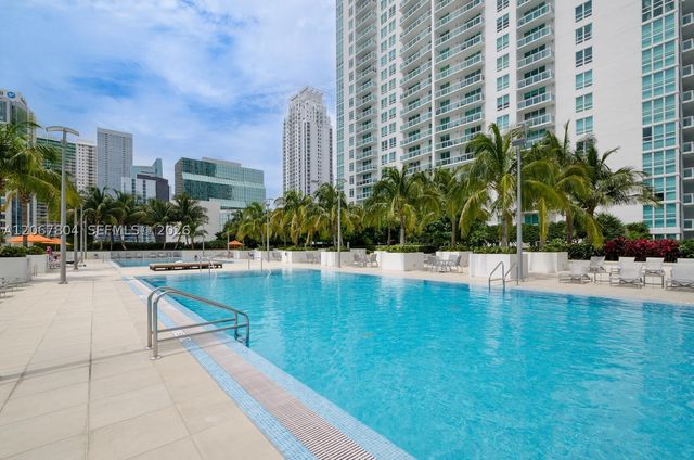 950 Brickell Bay Dr 2208, Miami, FL 33131