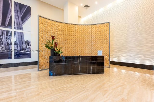 950 Brickell Bay Dr 2208, Miami, FL 33131