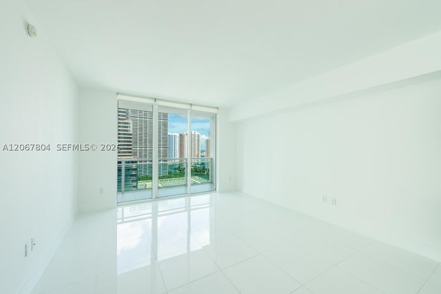 950 Brickell Bay Dr 2208, Miami, FL 33131