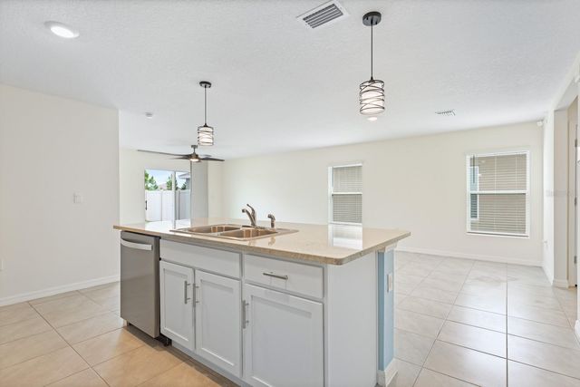 16555 MOSAIC OAR DRIVE, Wimauma, FL 33598
