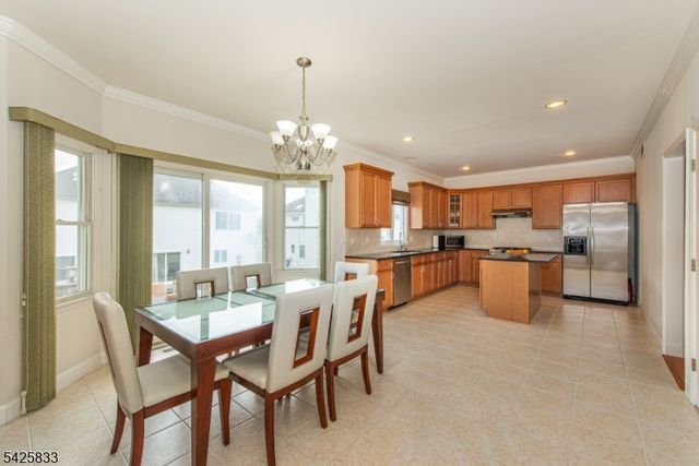 17 Nicole Lane, Parsippany-troy Hills Twp., NJ 07054