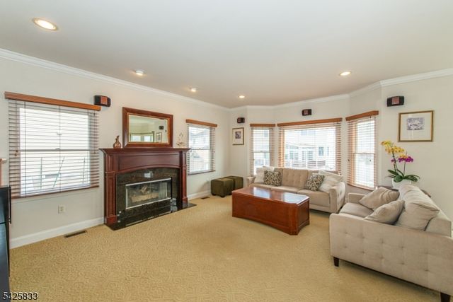 17 Nicole Lane, Parsippany-troy Hills Twp., NJ 07054