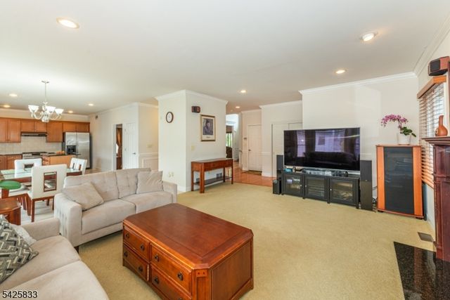 17 Nicole Lane, Parsippany-troy Hills Twp., NJ 07054