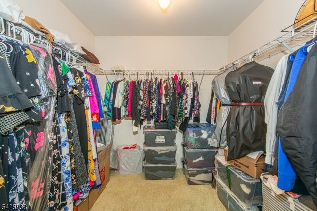 17 Nicole Lane, Parsippany-troy Hills Twp., NJ 07054