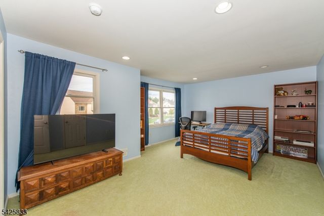 17 Nicole Lane, Parsippany-troy Hills Twp., NJ 07054