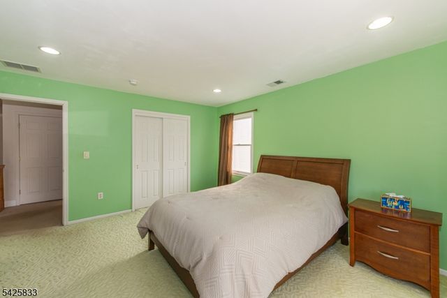 17 Nicole Lane, Parsippany-troy Hills Twp., NJ 07054