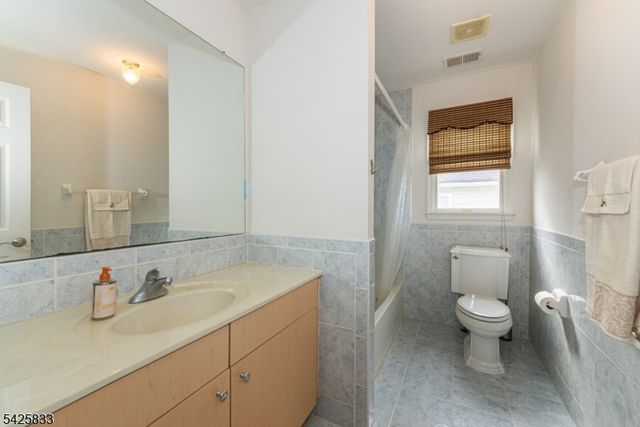 17 Nicole Lane, Parsippany-troy Hills Twp., NJ 07054