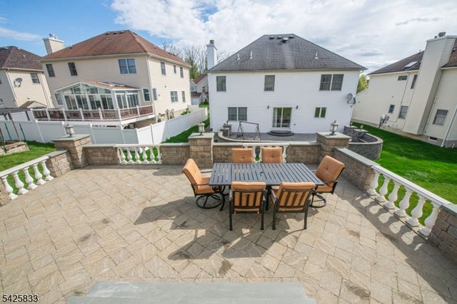 17 Nicole Lane, Parsippany-troy Hills Twp., NJ 07054