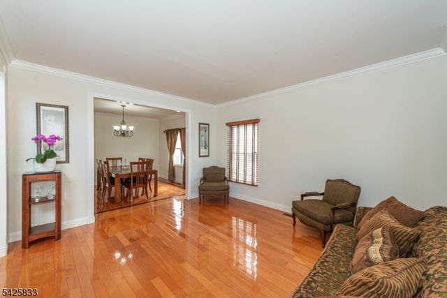 17 Nicole Lane, Parsippany-troy Hills Twp., NJ 07054