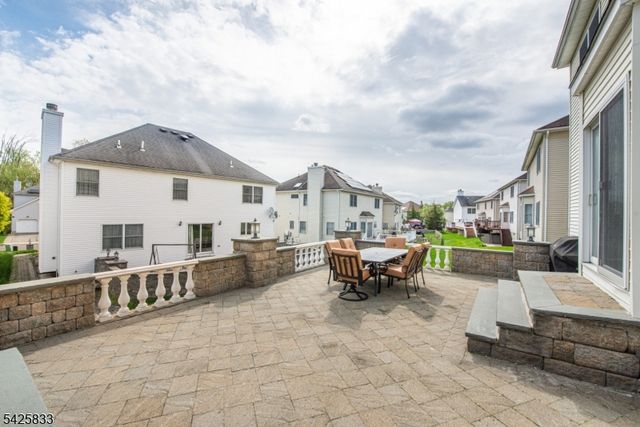 17 Nicole Lane, Parsippany-troy Hills Twp., NJ 07054