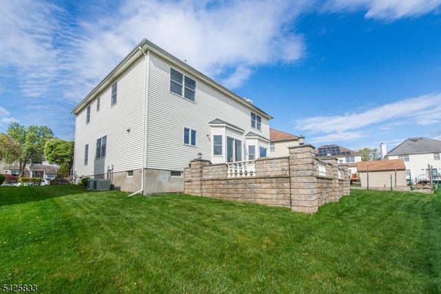 17 Nicole Lane, Parsippany-troy Hills Twp., NJ 07054