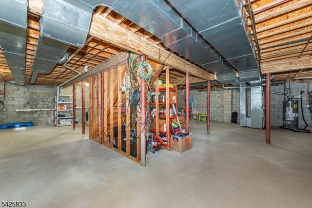 17 Nicole Lane, Parsippany-troy Hills Twp., NJ 07054