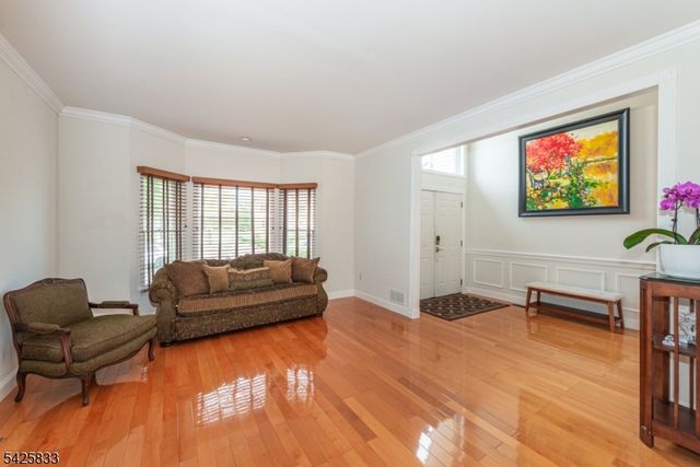 17 Nicole Lane, Parsippany-troy Hills Twp., NJ 07054