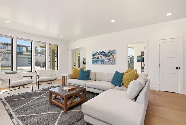 2643 NW Waymaker Court, Bend, OR 97703