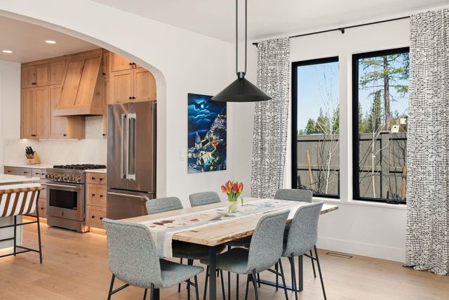 2643 NW Waymaker Court, Bend, OR 97703