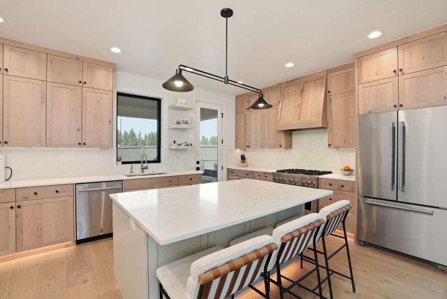 2643 NW Waymaker Court, Bend, OR 97703