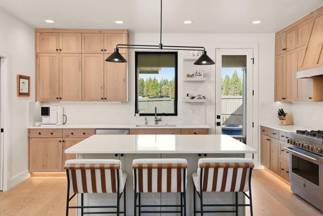 2643 NW Waymaker Court, Bend, OR 97703