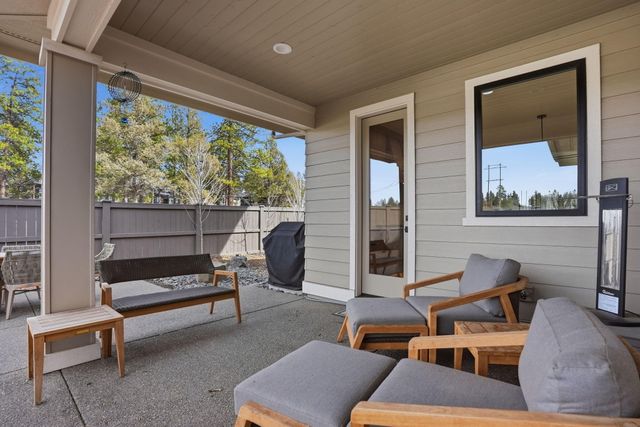 2643 NW Waymaker Court, Bend, OR 97703