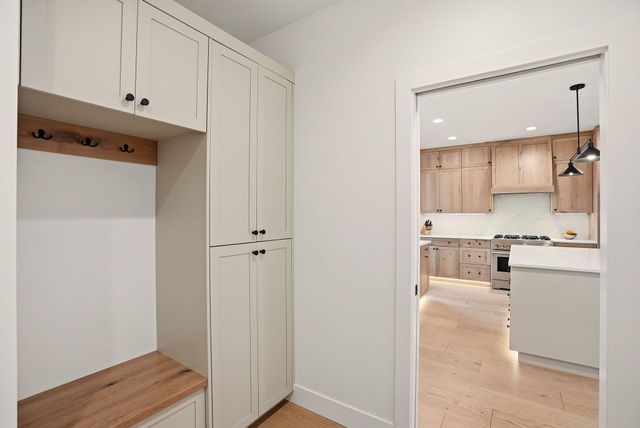 2643 NW Waymaker Court, Bend, OR 97703