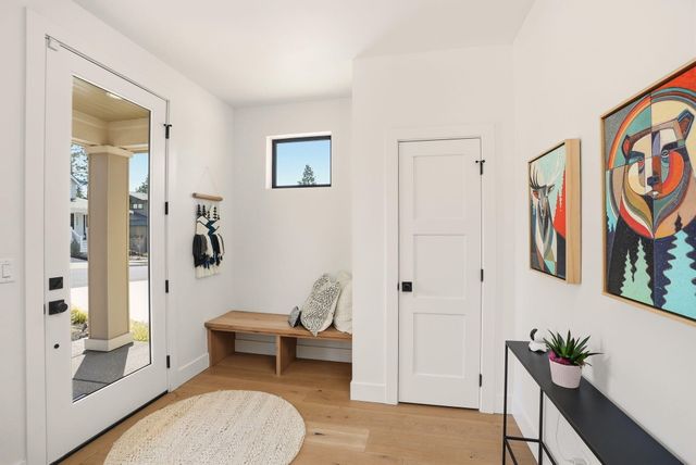 2643 NW Waymaker Court, Bend, OR 97703