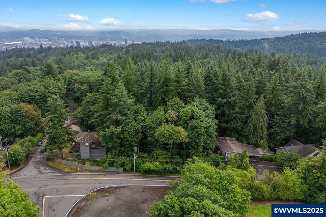 906 SW Skyline Bl, Portland, OR 97221