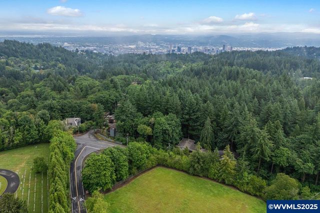 906 SW Skyline Bl, Portland, OR 97221