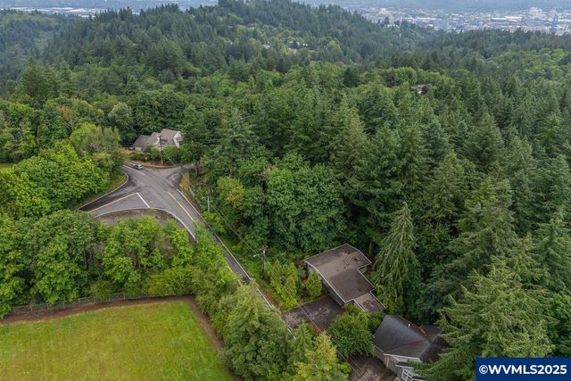 906 SW Skyline Bl, Portland, OR 97221