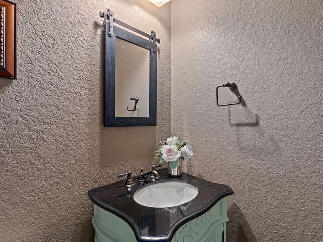 181 Highland Meadows, Bandera, TX 78003