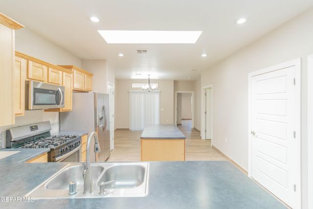 14989 Eddie Mullens Court B, El Paso, TX 79938