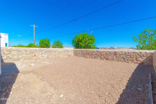 14989 Eddie Mullens Court B, El Paso, TX 79938