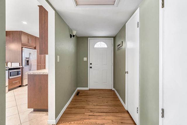 172 W Scott Avenue, Fresno, CA 93704